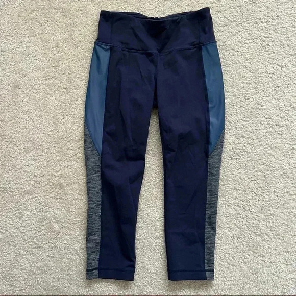 Athleta Pants - Athleta Capri Leggings Blue/Gray Women’s Size Small Workout Active Yoga Pants
